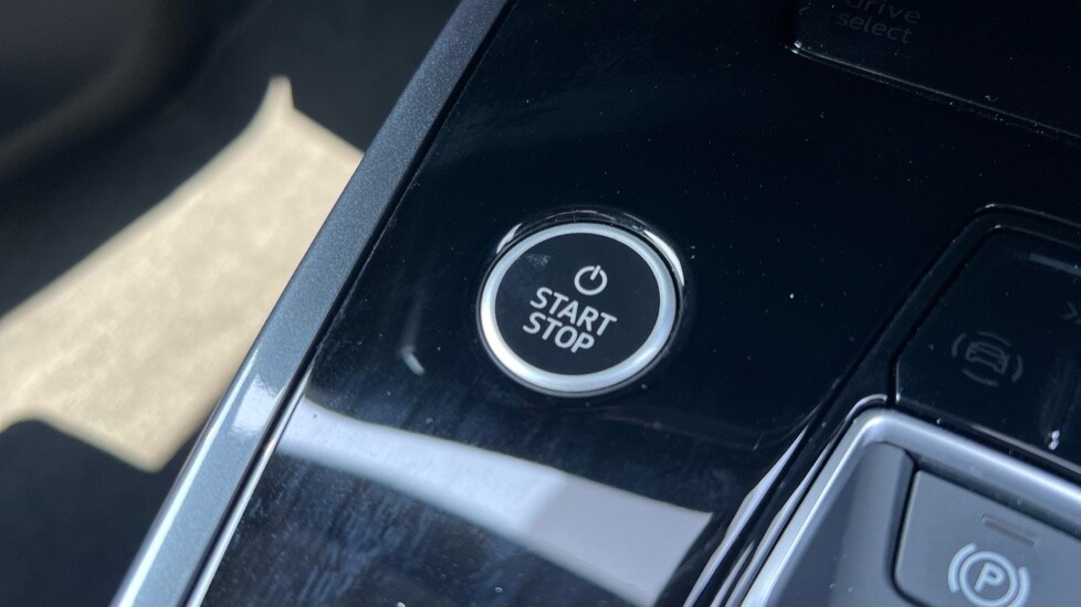 Used Audi Q4 e-tron 2025 for sale - 76096088: Photo 76