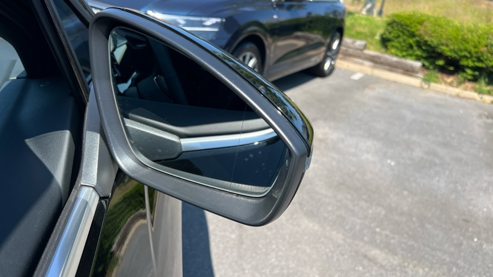 Used Audi Q4 e-tron 2025 for sale - 76096088: Photo 84