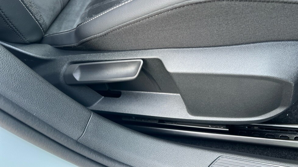 Used Volkswagen Golf 2025 for sale - 76788137: Photo 32