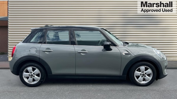 Used MINI Hatch 2021 for sale - 76289941: Photo 2