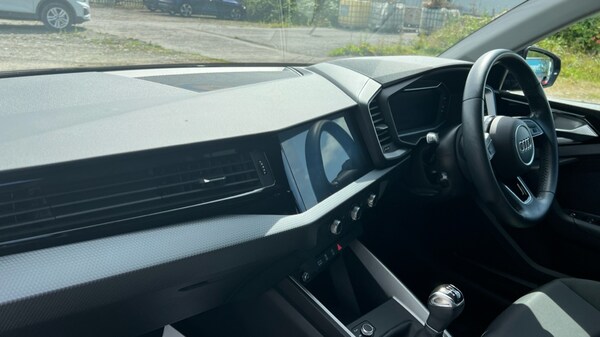 Used Audi A1 2020 for sale - 76261576: Photo 2