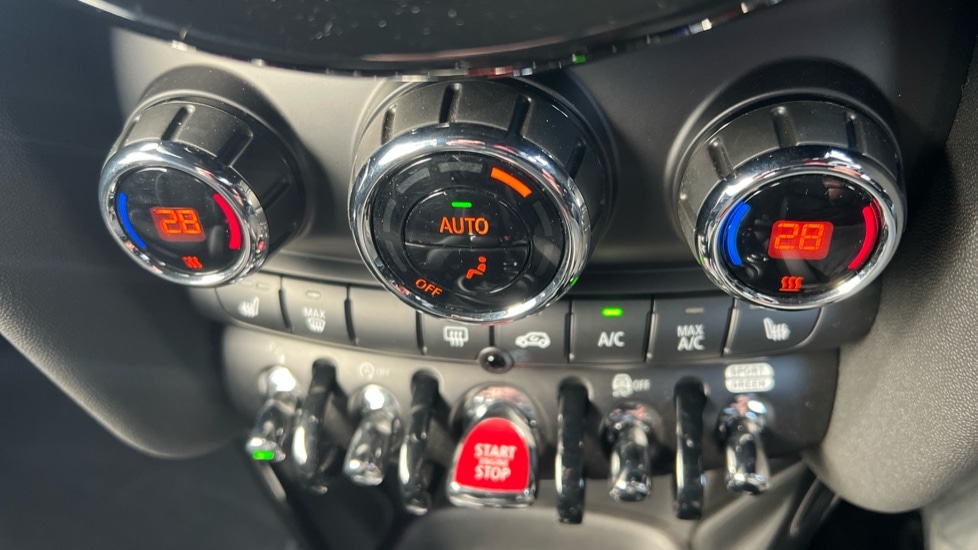 Used MINI Cooper 2021 for sale - 76393634: Photo 33