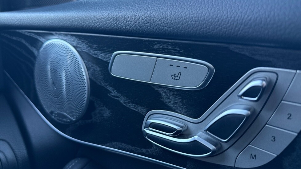 Used Mercedes-Benz GLC 2019 for sale - 77082634: Photo 32