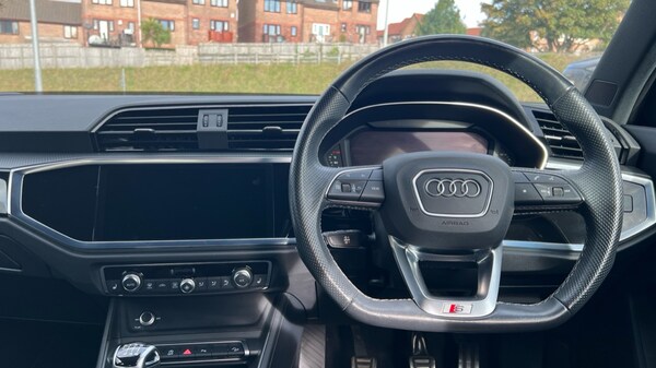 Used Audi Q3 2023 for sale - 76140397: Photo 12