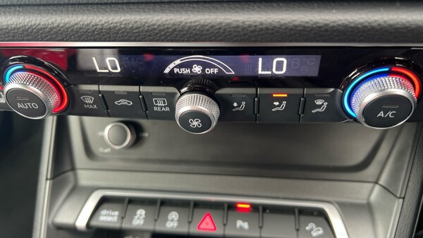 Used Audi Q3 2023 for sale - 76140397: Photo 46