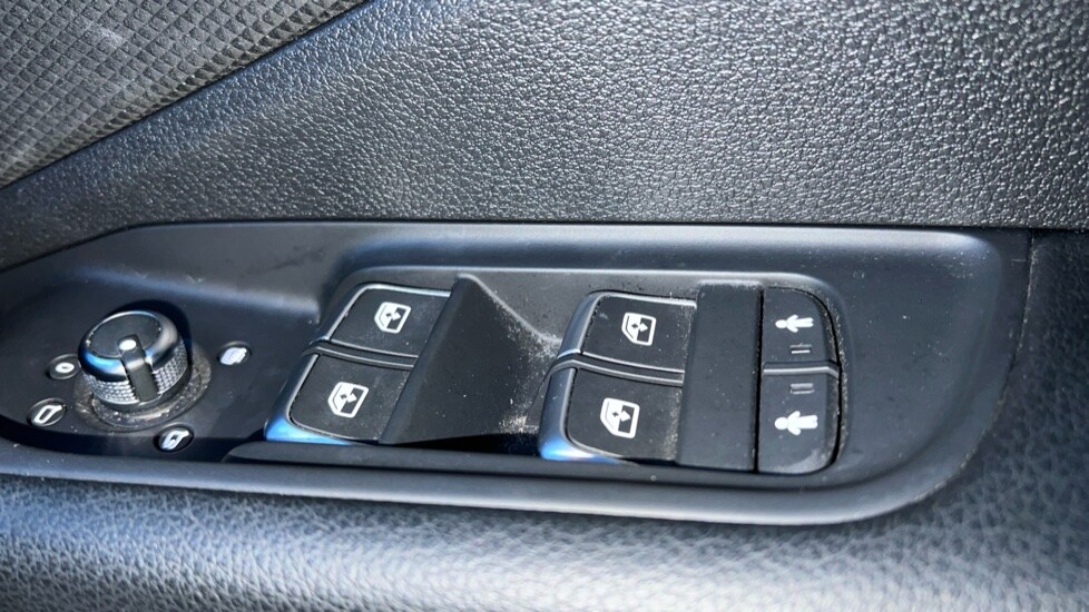 Used Audi Q2 2023 for sale - 76856481: Photo 54