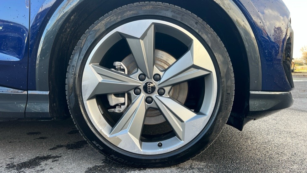 Used Audi Q4 e-tron 2025 for sale - 76428228: Photo 5