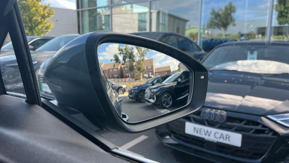 Used Audi Q4 e-tron 2022 for sale - 76523643: Photo 32