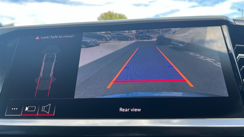 Used Audi Q4 e-tron 2022 for sale - 76523643: Photo 76