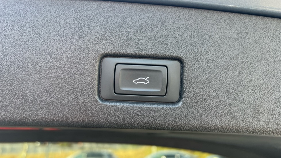 Used Audi Q4 e-tron 2022 for sale - 76523643: Photo 90