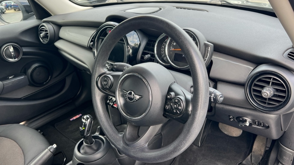 Used MINI Hatch 2021 for sale - 76140307: Photo 9