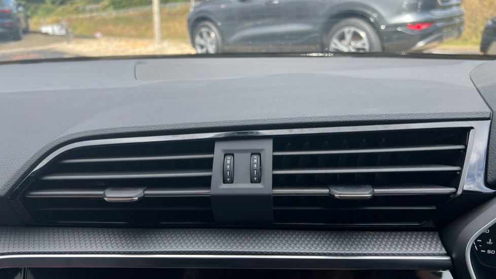 Used Audi Q3 2024 for sale - 76442058: Photo 16