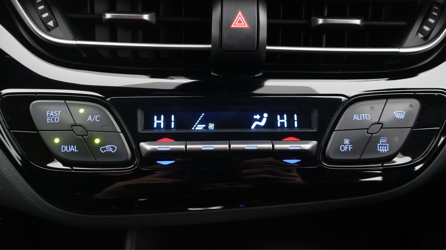 Used Toyota C-HR for sale - 77182149: Photo 12