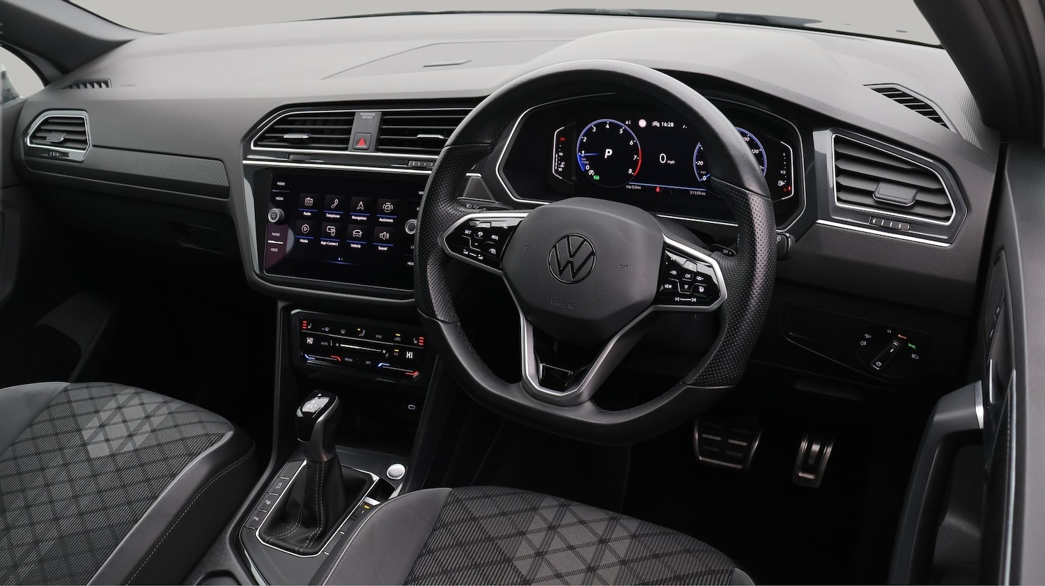 Used Volkswagen Tiguan for sale - 77182077: Photo 9