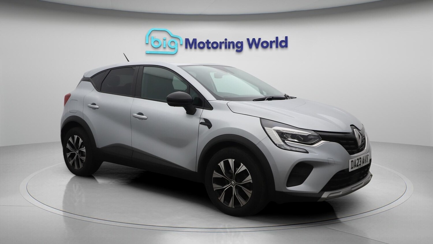 Used Renault Captur 2023 for sale - 75978562: Photo 2