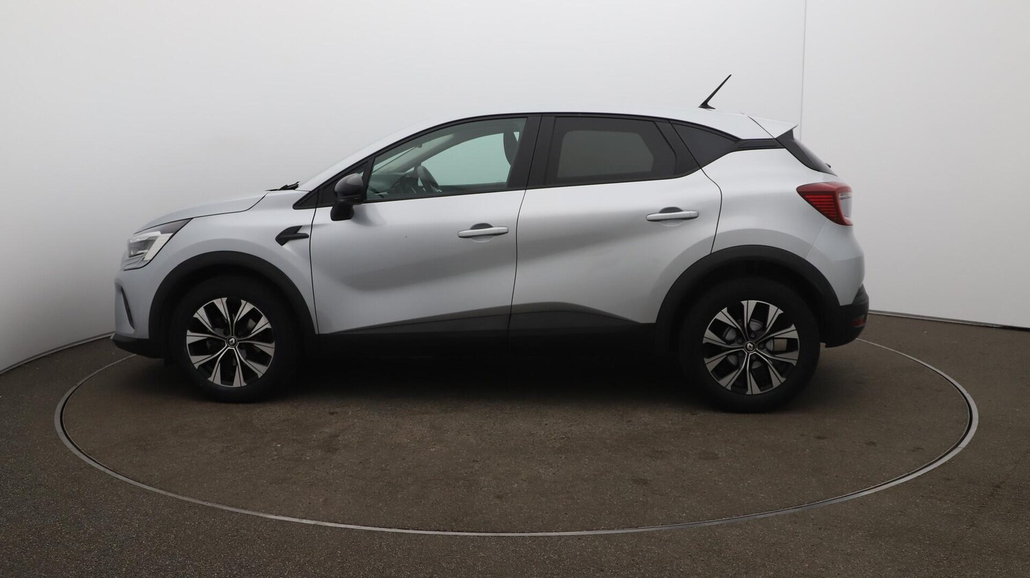 Used Renault Captur 2023 for sale - 75978562: Photo 64