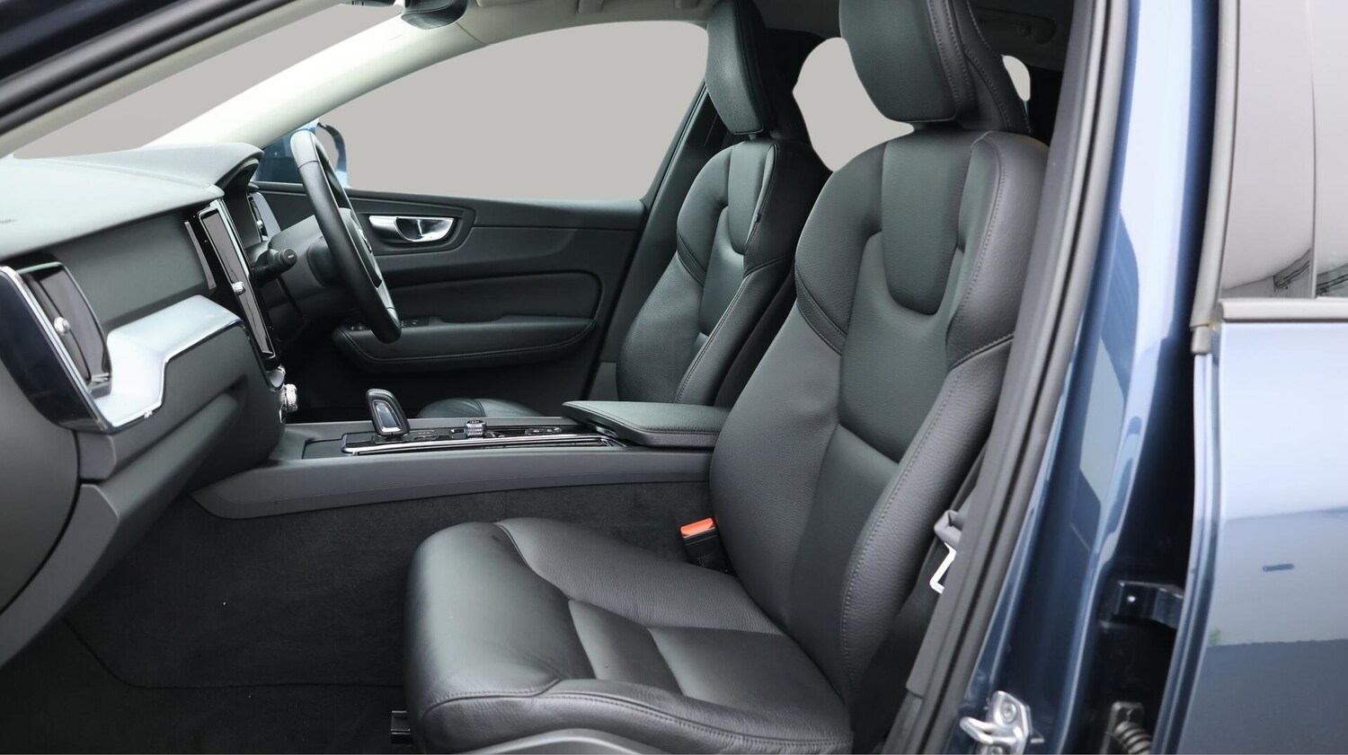 Used Volvo XC60 2021 for sale - 76031625: Photo 15