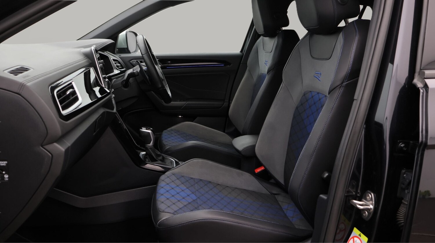 Used Volkswagen T-Roc 2023 for sale - 77373152: Photo 14