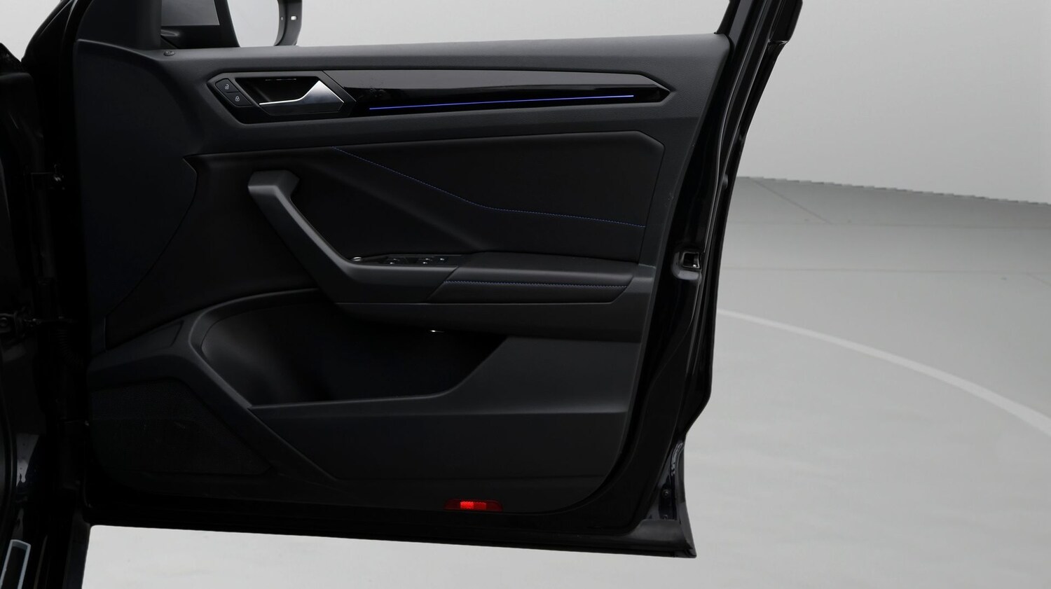 Used Volkswagen T-Roc 2023 for sale - 77373152: Photo 15