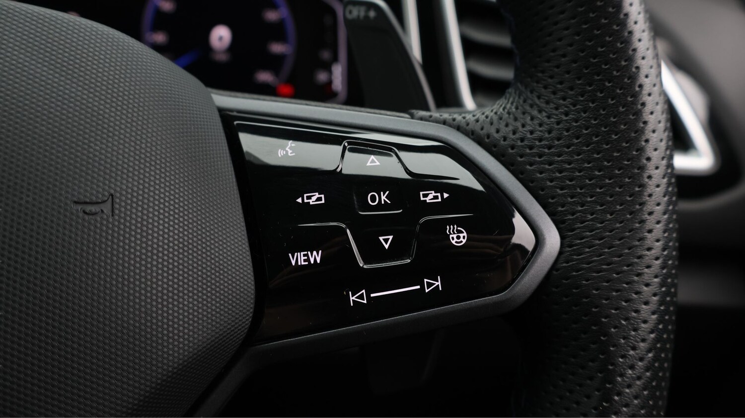 Used Volkswagen T-Roc 2023 for sale - 77373152: Photo 24