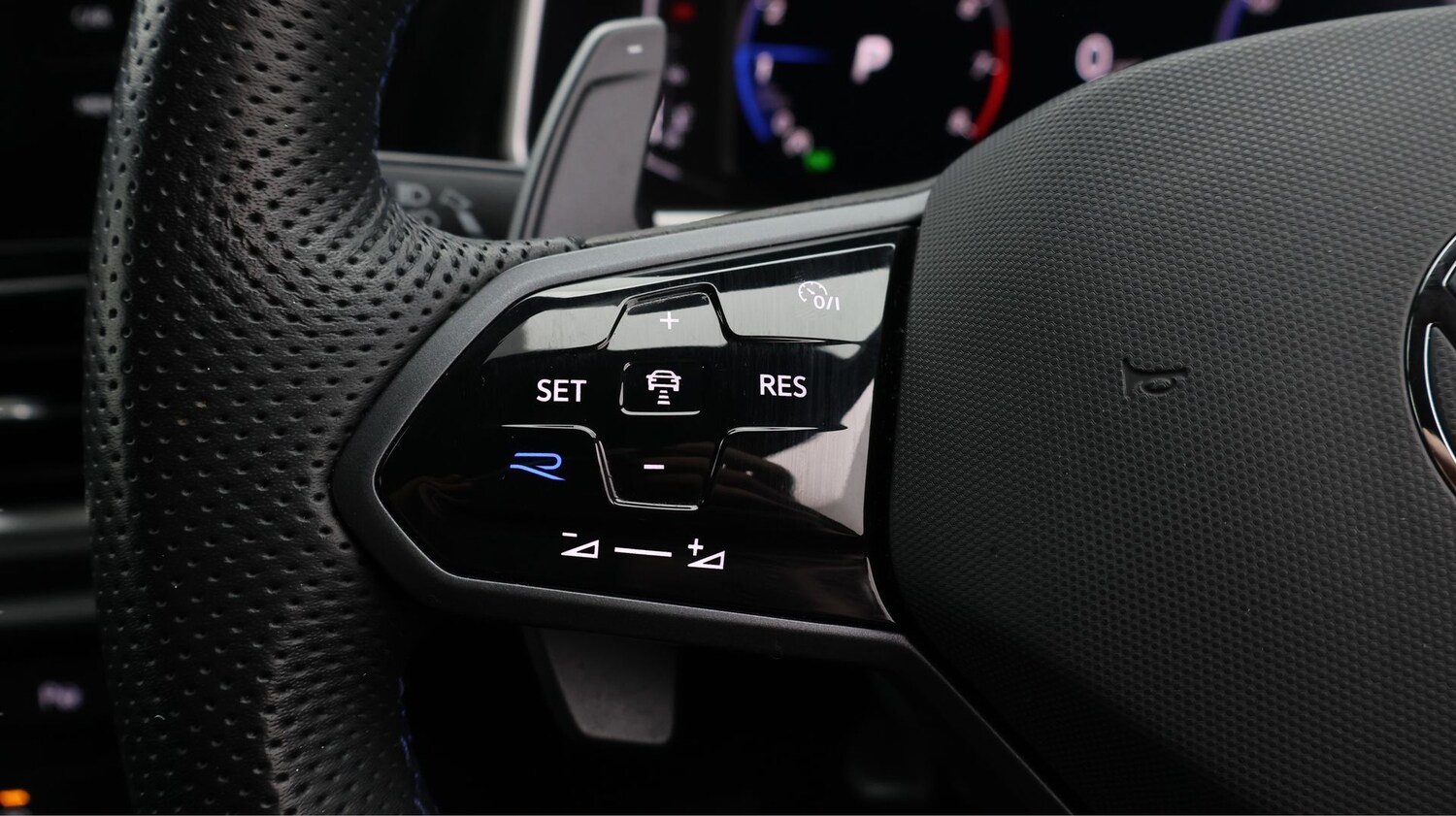 Used Volkswagen T-Roc 2023 for sale - 77373152: Photo 25