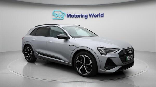 Used Audi e-tron 2022 for sale - 76283747: Photo 2