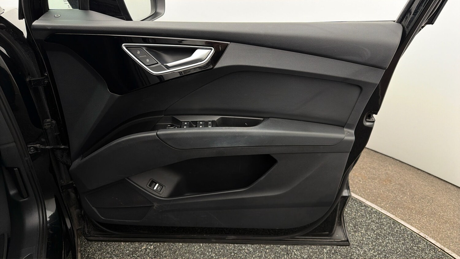 Used Audi Q4 e-tron 2023 for sale - 78222921: Photo 14