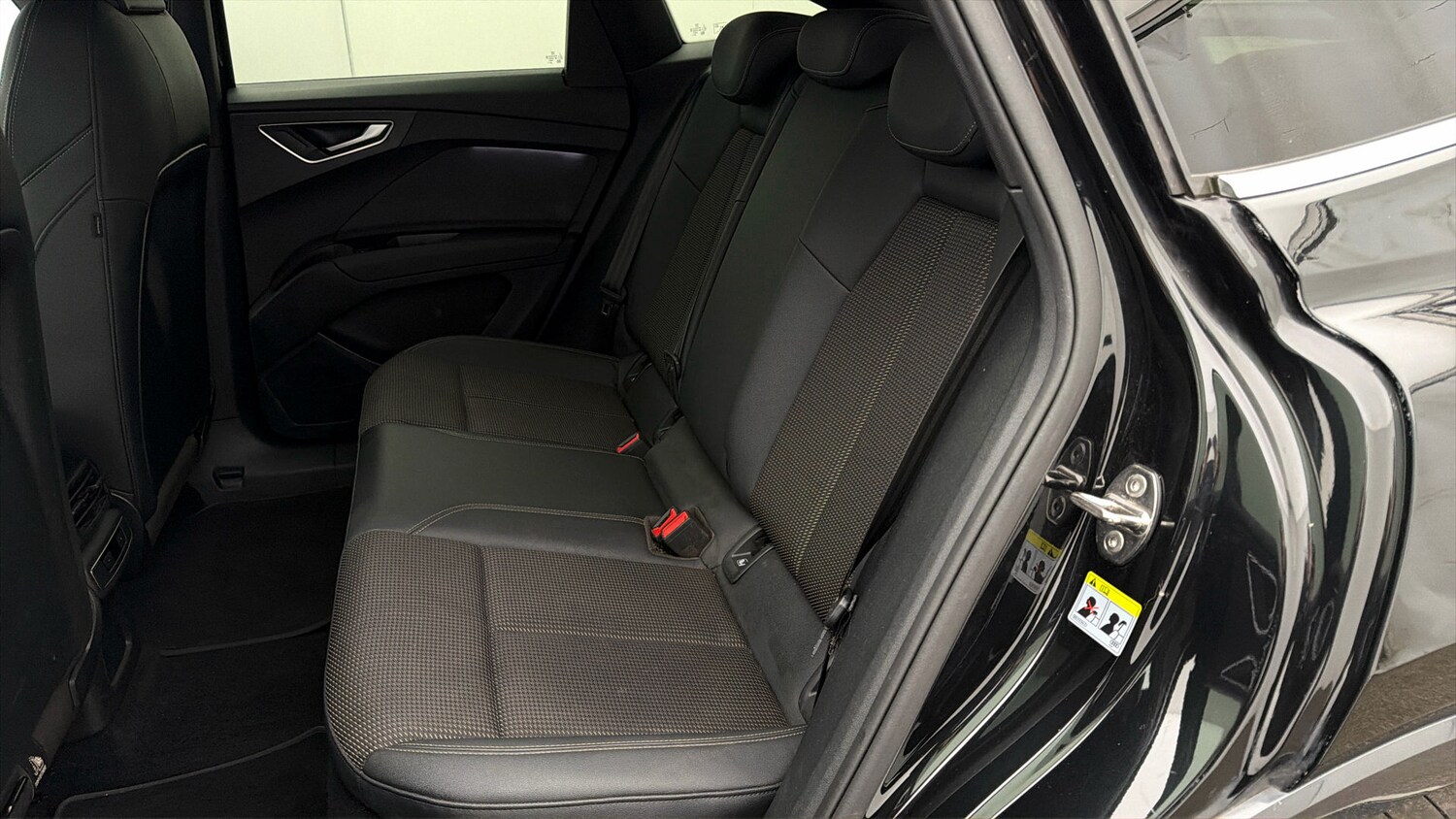 Used Audi Q4 e-tron 2023 for sale - 78222921: Photo 15