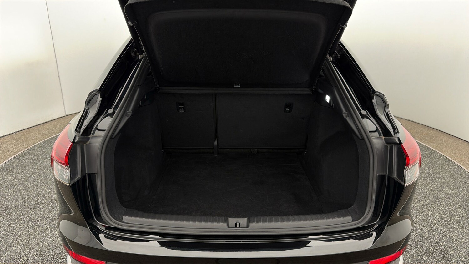 Used Audi Q4 e-tron 2023 for sale - 78222921: Photo 16