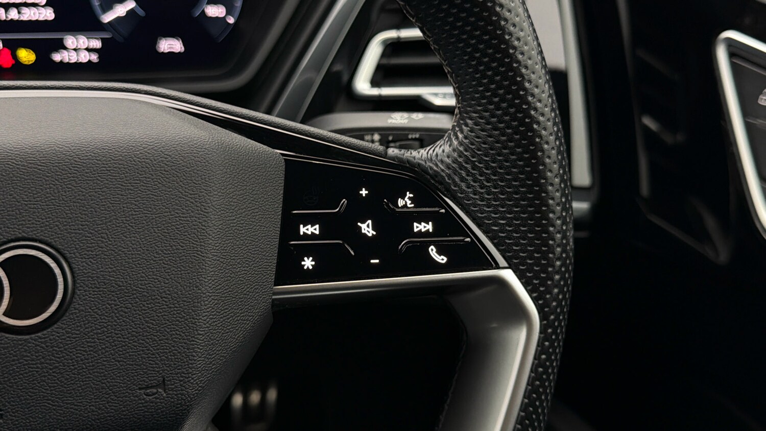 Used Audi Q4 e-tron 2023 for sale - 78222921: Photo 24