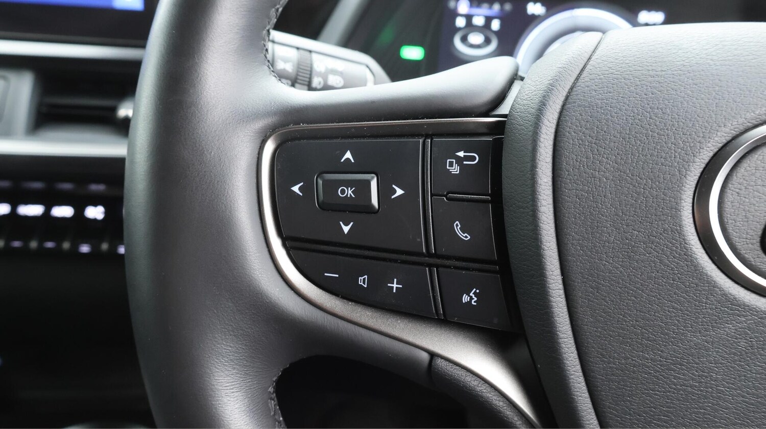 Used Lexus UX 2023 for sale - 76138149: Photo 26