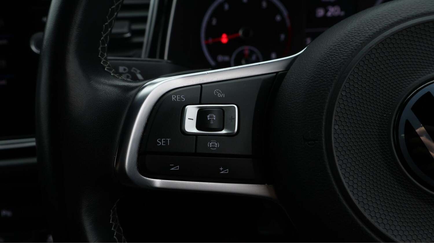 Used Volkswagen T-Roc 2020 for sale - 76370855: Photo 25