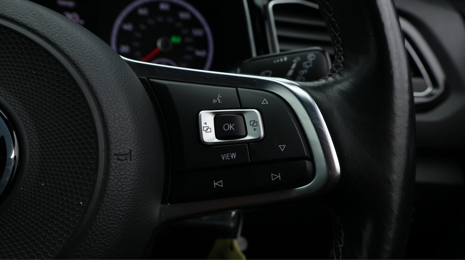 Used Volkswagen T-Roc 2020 for sale - 76370855: Photo 26