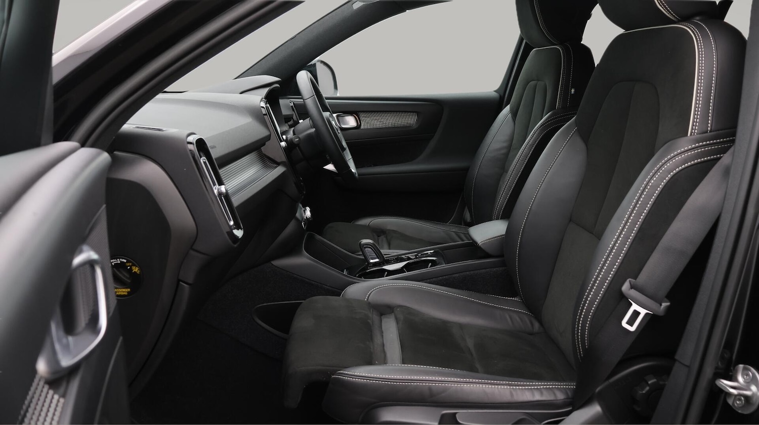 Used Volvo XC40 2022 for sale - 76646273: Photo 15