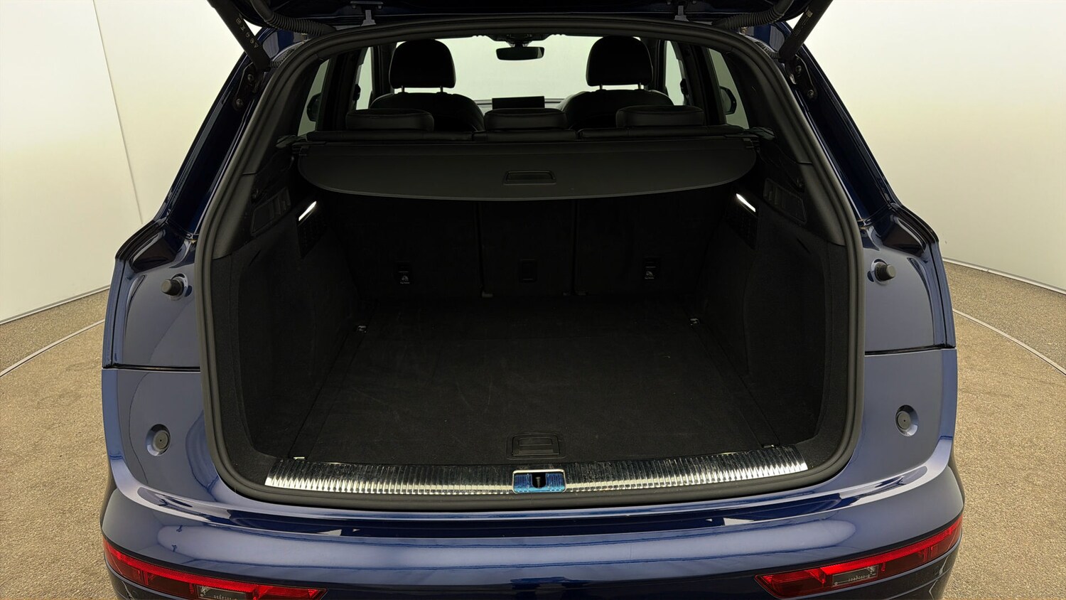 Used Audi Q5 2023 for sale - 77938642: Photo 16