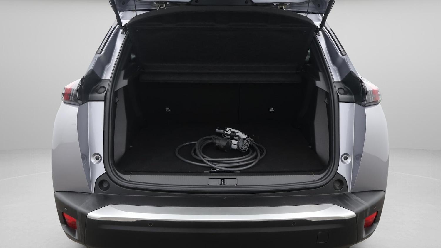 Used Peugeot E-2008 2021 for sale - 76425082: Photo 18