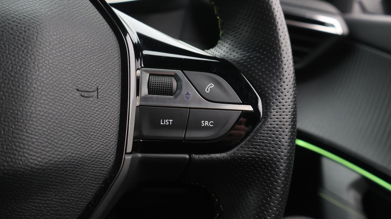 Used Peugeot E-2008 2021 for sale - 76425082: Photo 26