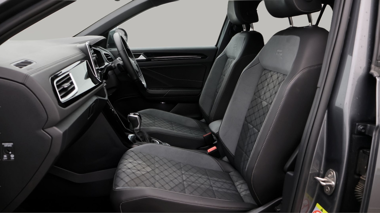 Used Volkswagen T-Roc 2022 for sale - 77379626: Photo 14