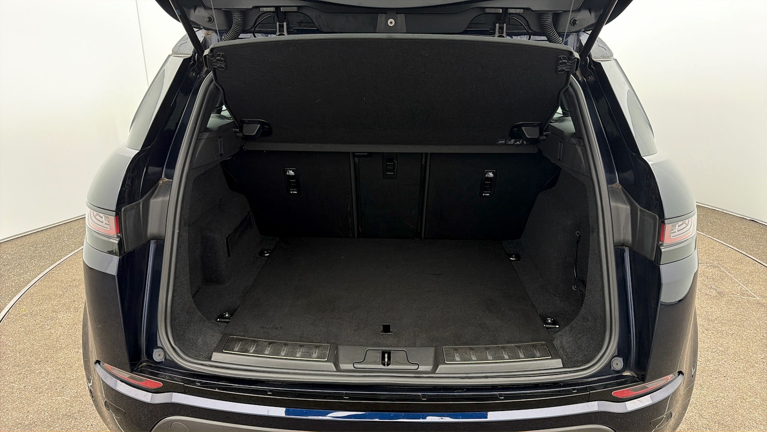 Used Land Rover Range Rover Evoque 2023 for sale - 78133766: Photo 16