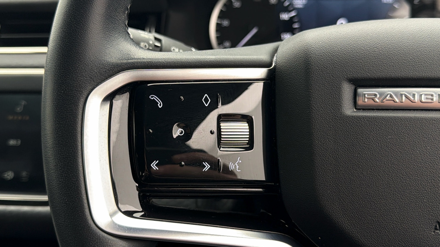 Used Land Rover Range Rover Evoque 2023 for sale - 78133766: Photo 23