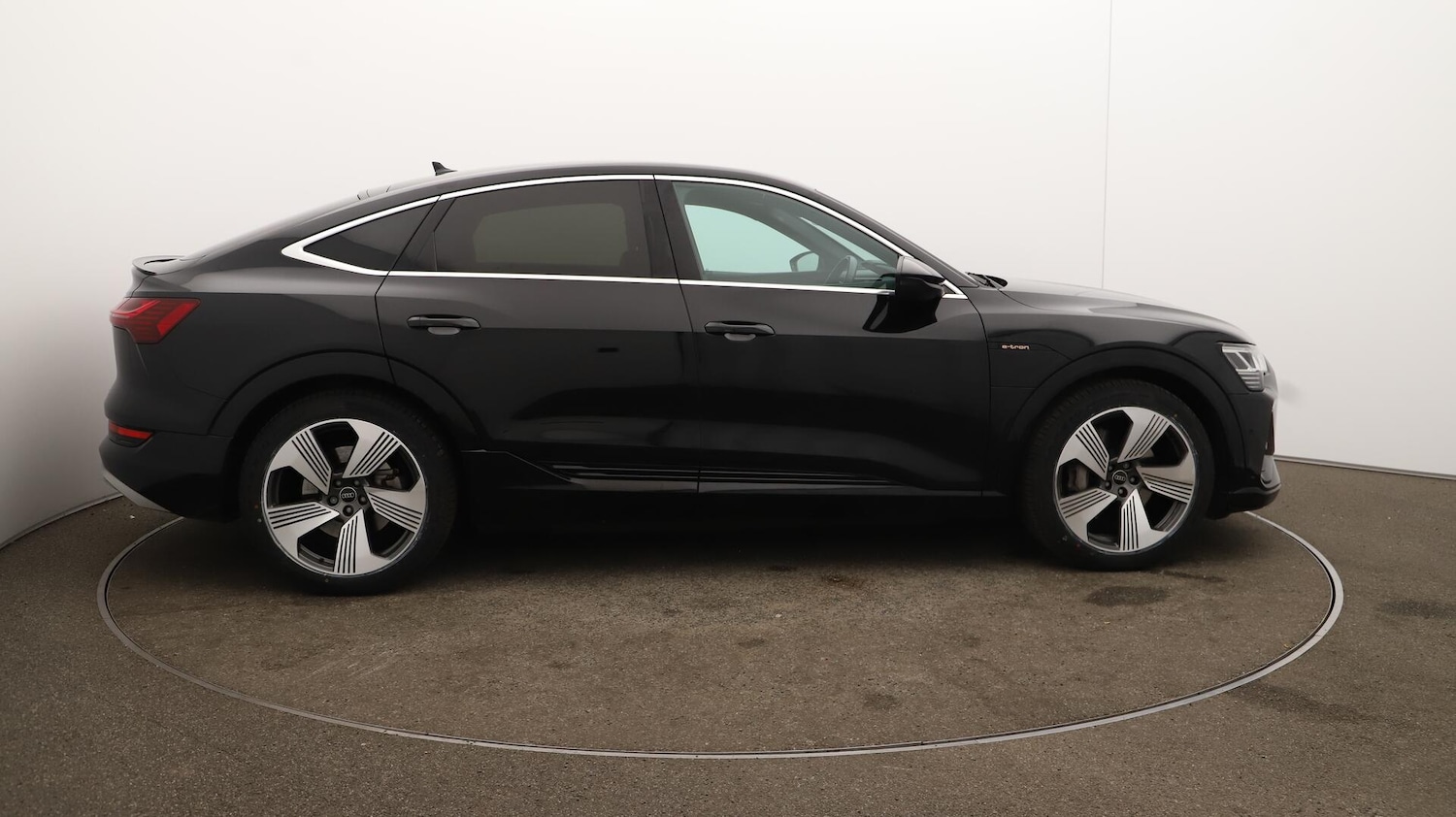 Used Audi e-tron 2022 for sale - 76136396: Photo 51