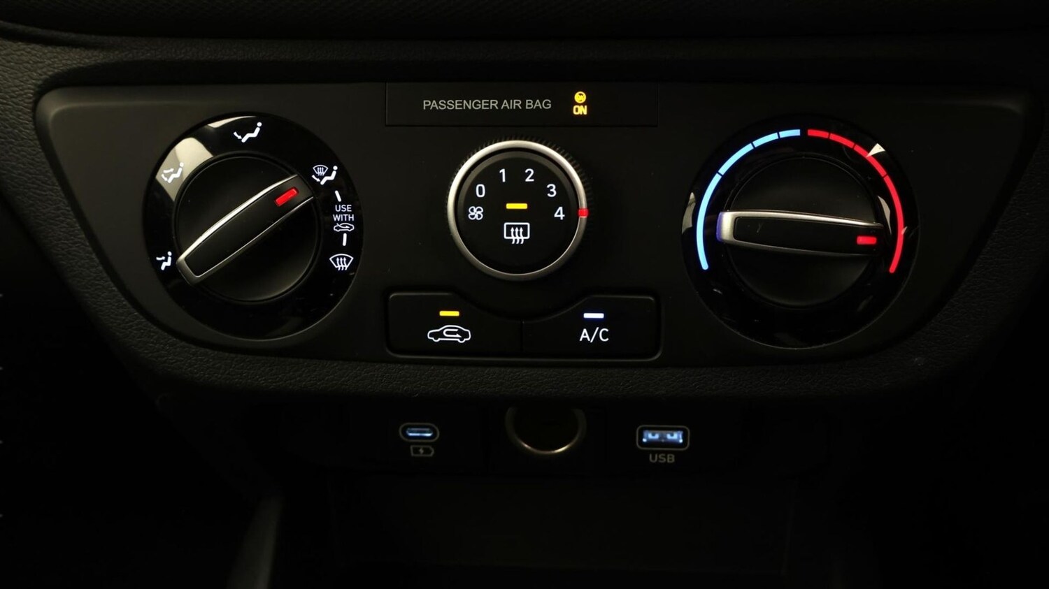 Used Hyundai i10 2024 for sale - 77679847: Photo 12