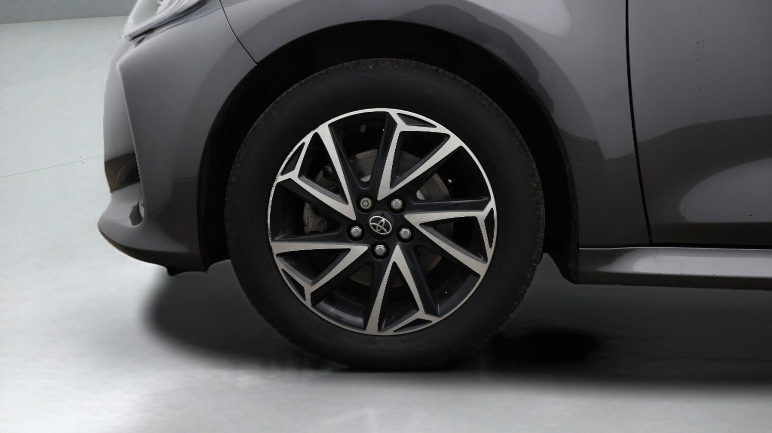 Used Toyota Yaris 2023 for sale - 77618602: Photo 18