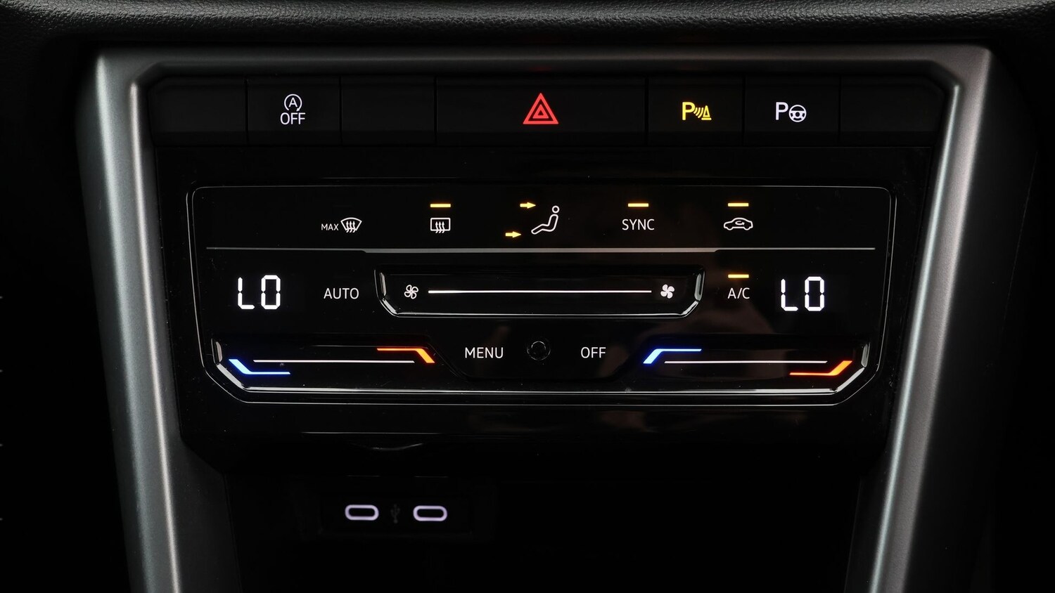 Used Volkswagen T-Roc 2023 for sale - 77293918: Photo 12