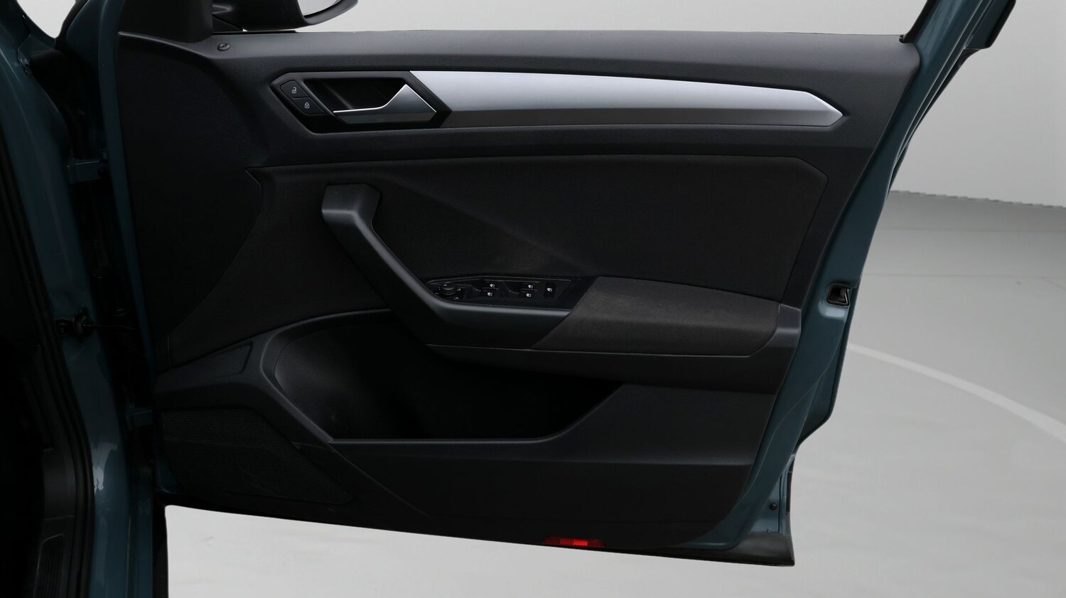 Used Volkswagen T-Roc 2023 for sale - 77293918: Photo 15