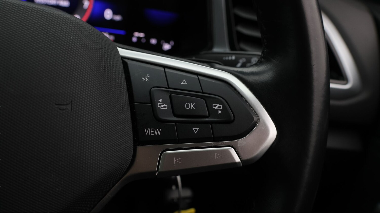 Used Volkswagen T-Roc 2023 for sale - 77293918: Photo 24