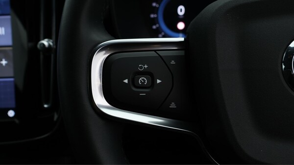 Used Volvo XC40 2022 for sale - 76152102: Photo 25