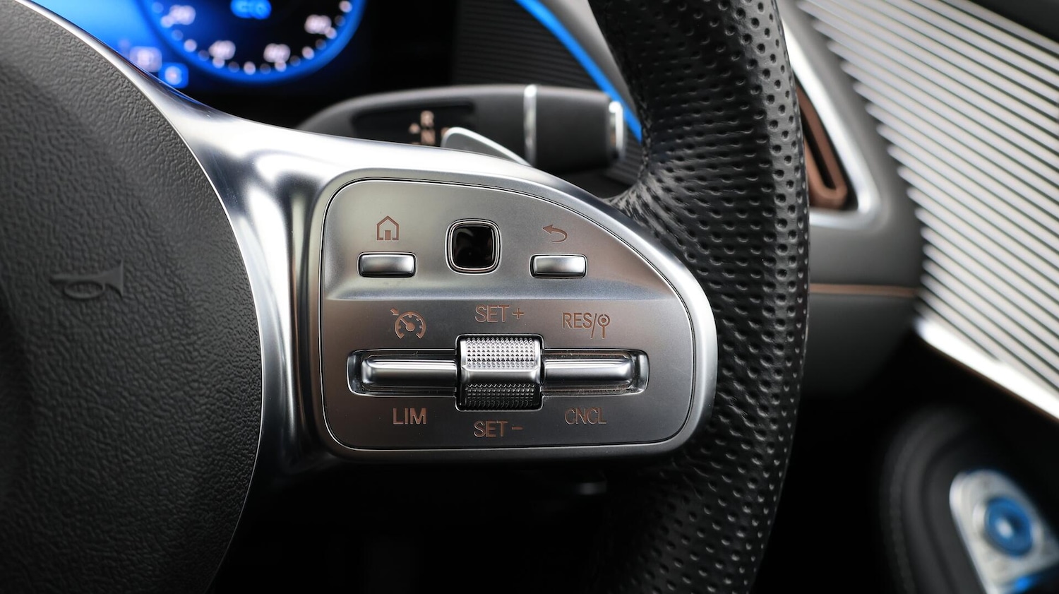 Used Mercedes-Benz EQC 2023 for sale - 76388989: Photo 28