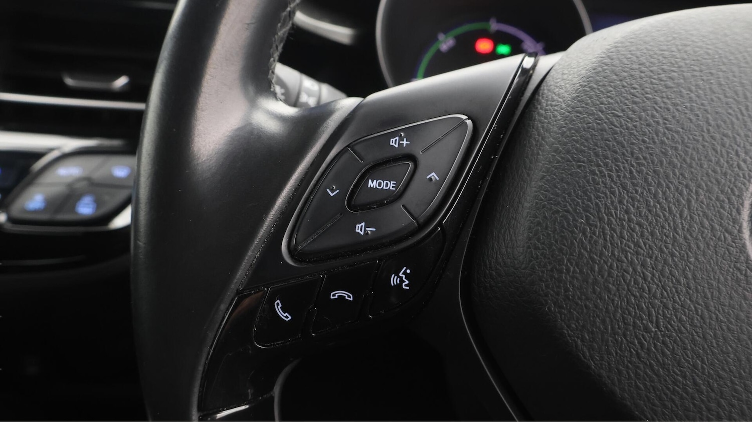 Used Toyota C-HR for sale - 76727220: Photo 25