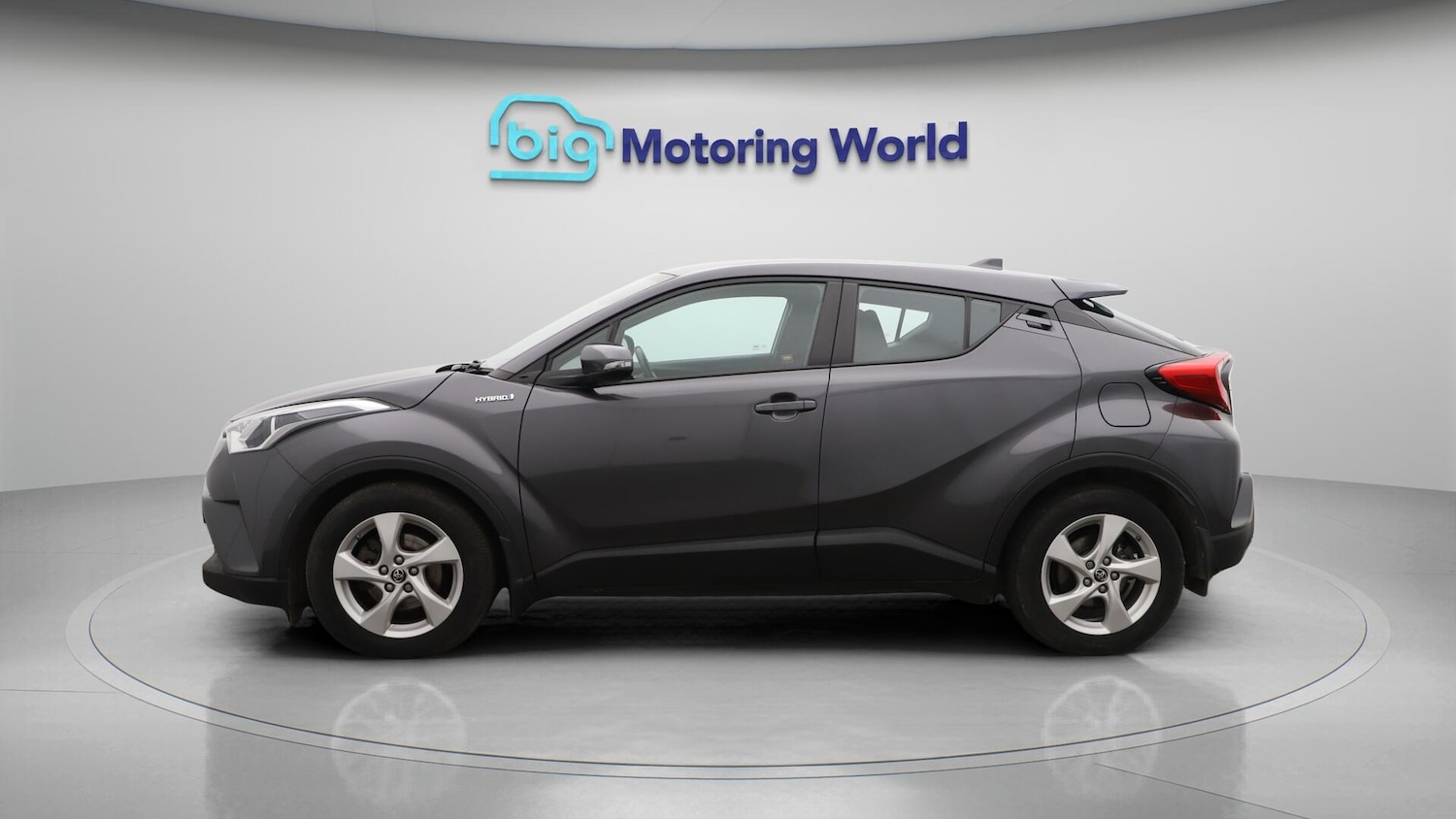 Used Toyota C-HR for sale - 76727220: Photo 5